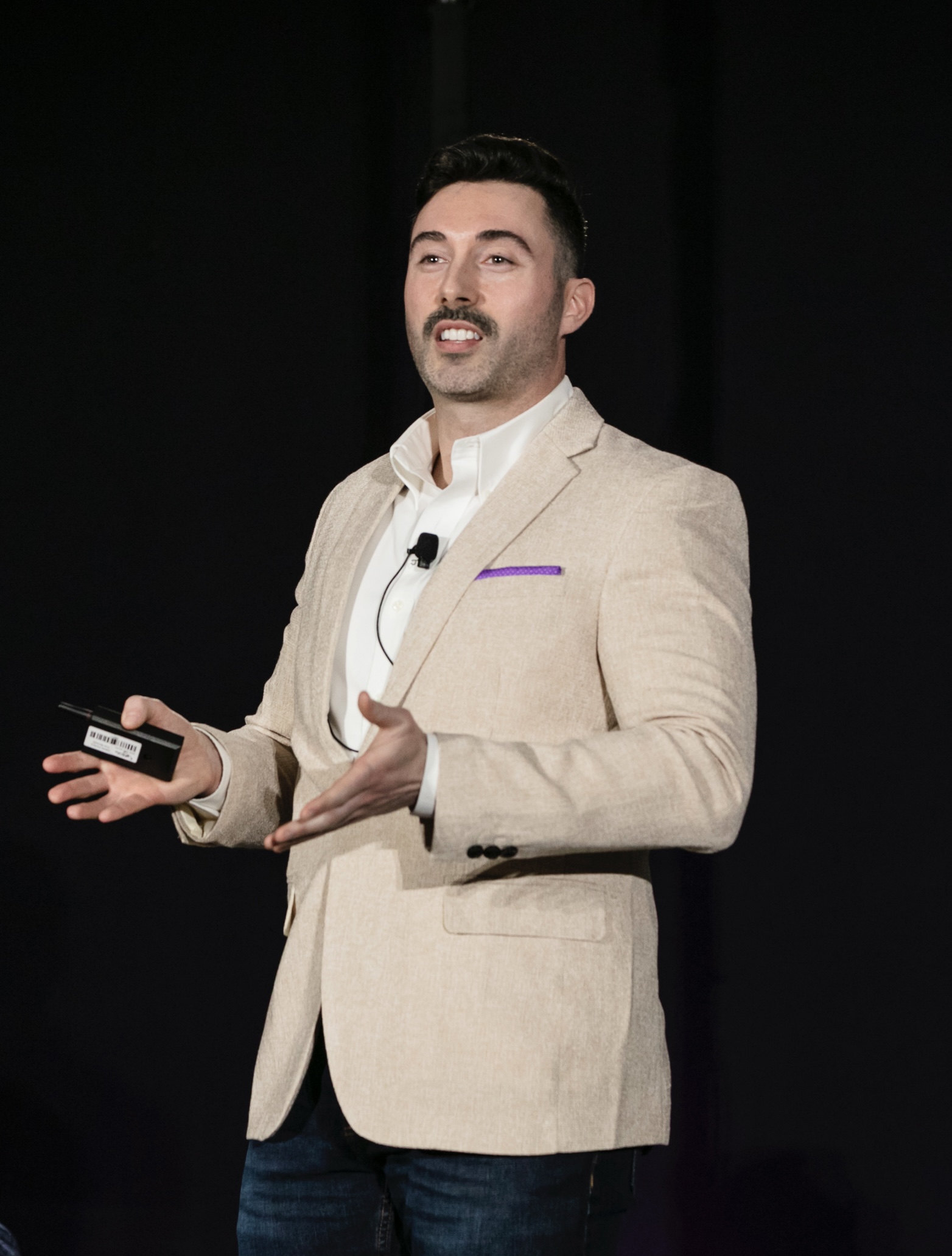 Jonathan Villaire
