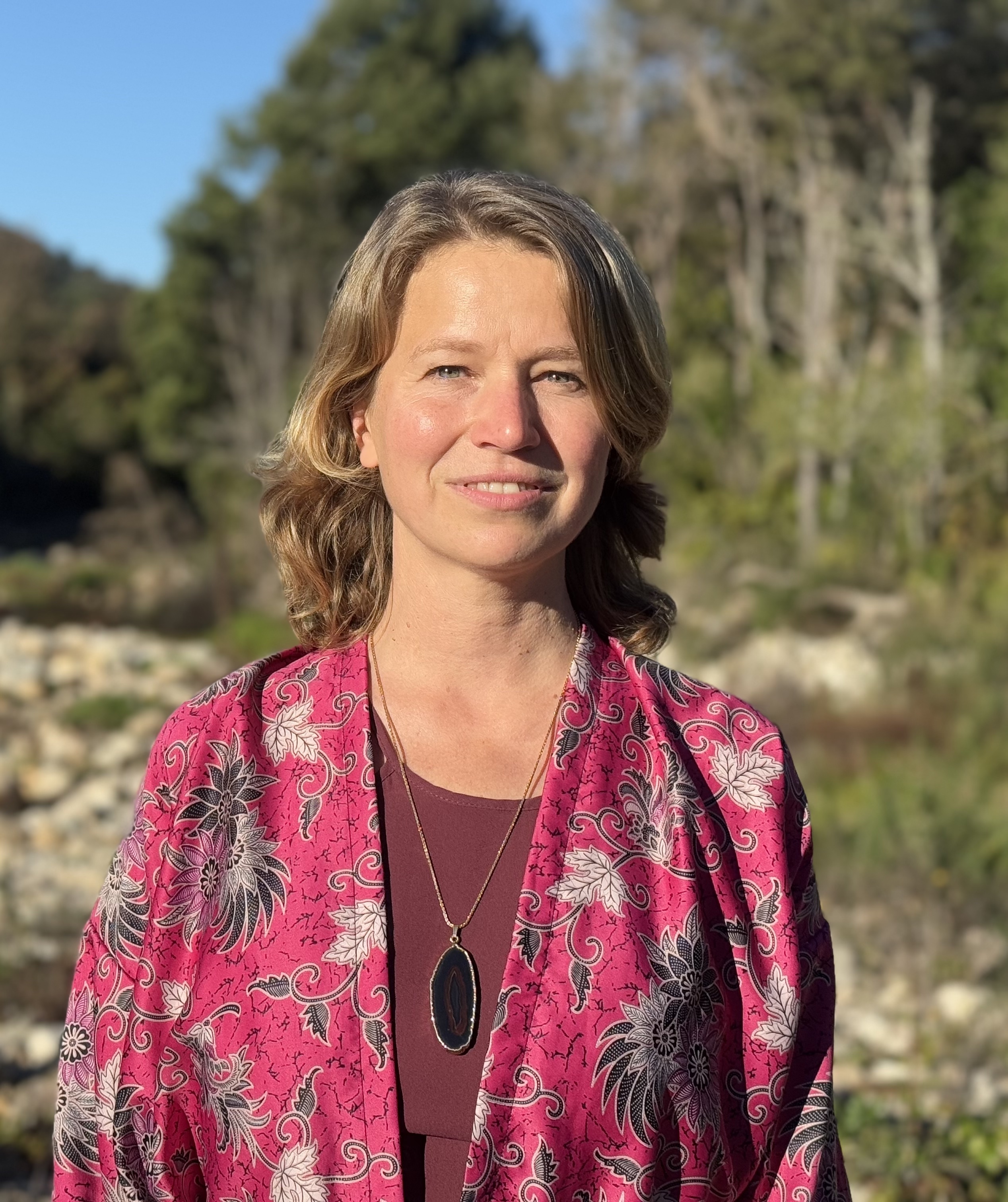 Dr. Julia Neumann